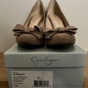 Jessica Simpson Tan Bow Wedges